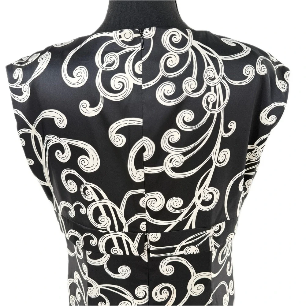 DONNA RICCO New York Black/White Scroll Design Bow Front Sheath Dress Size 12